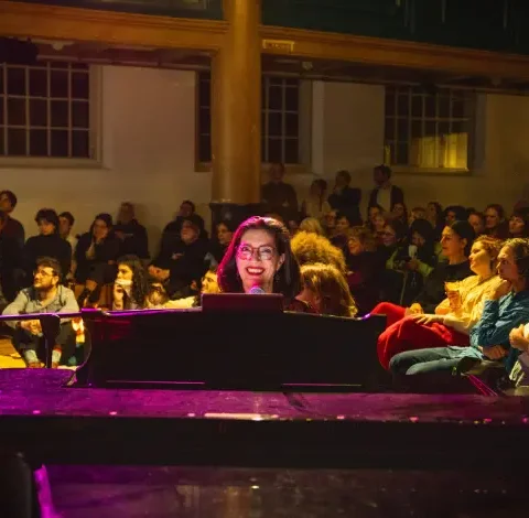 Mirjam van Dam at the piano